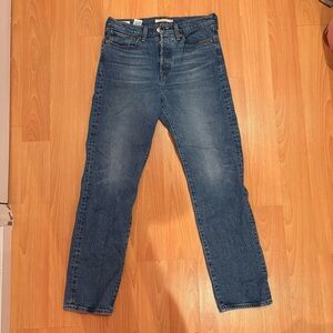 Levi’s Women’s Wedgie Straight Medium Wash Jeans